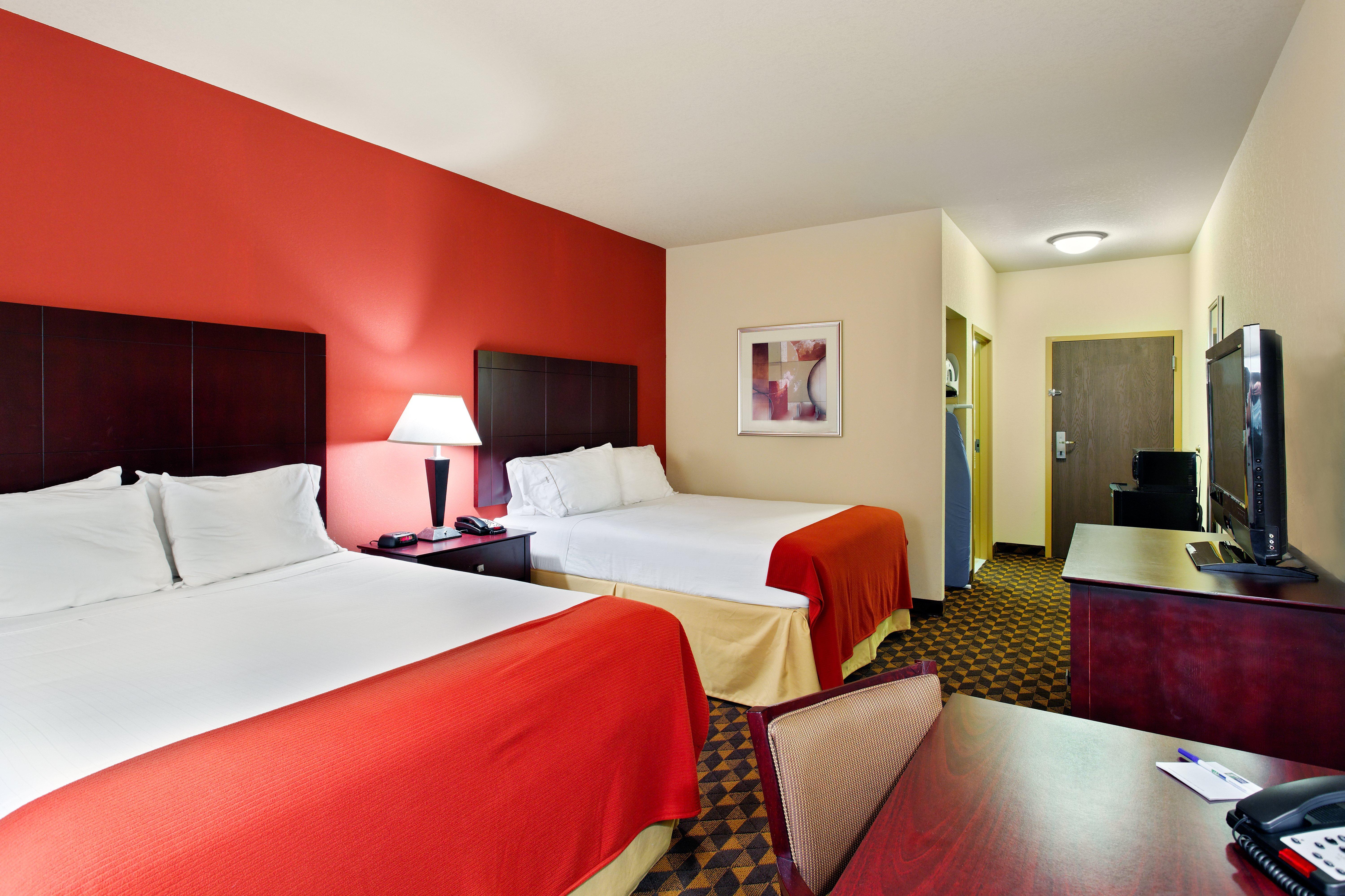 Holiday Inn Express & Suites Malvern By Ihg Exterior photo