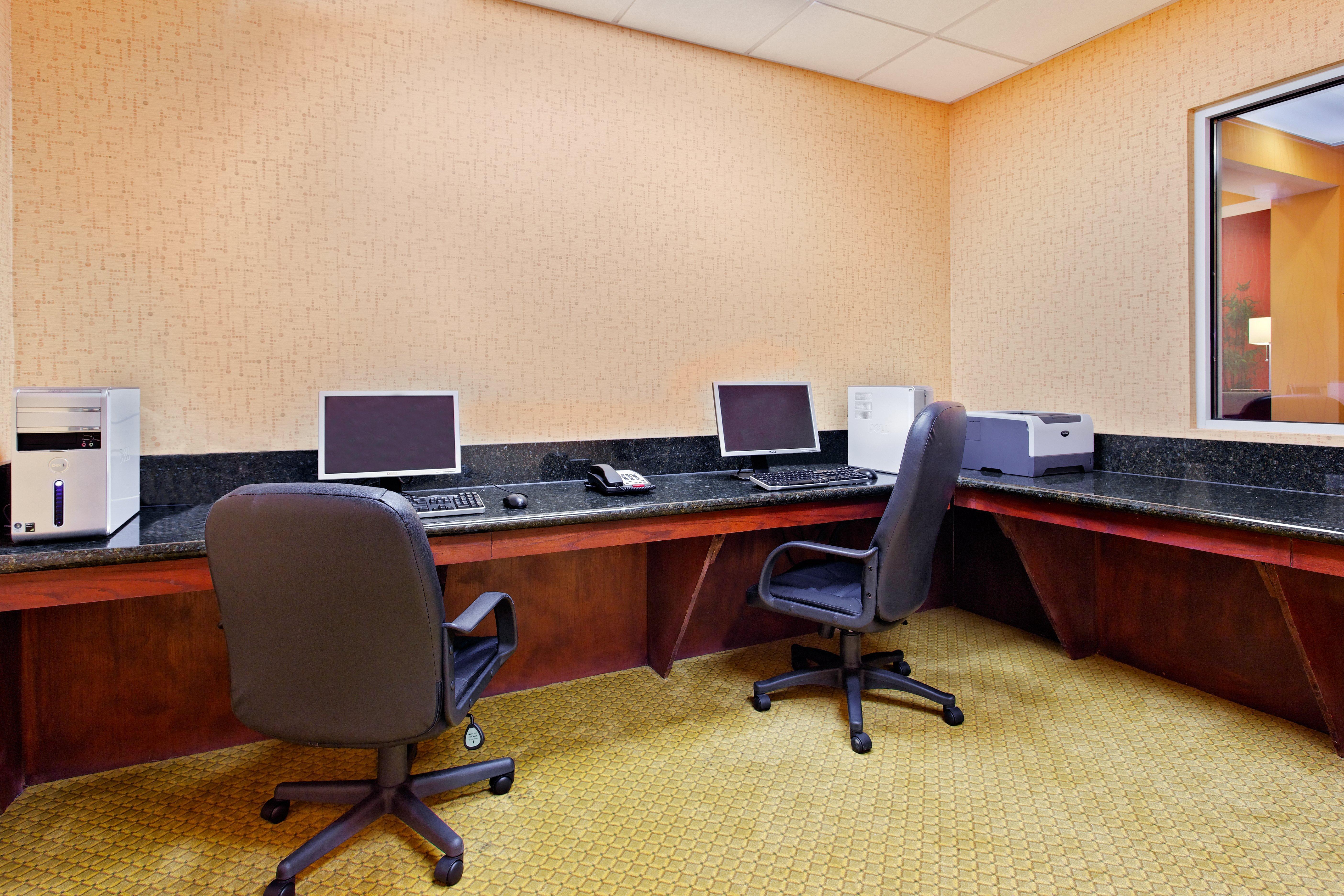Holiday Inn Express & Suites Malvern By Ihg Exterior photo