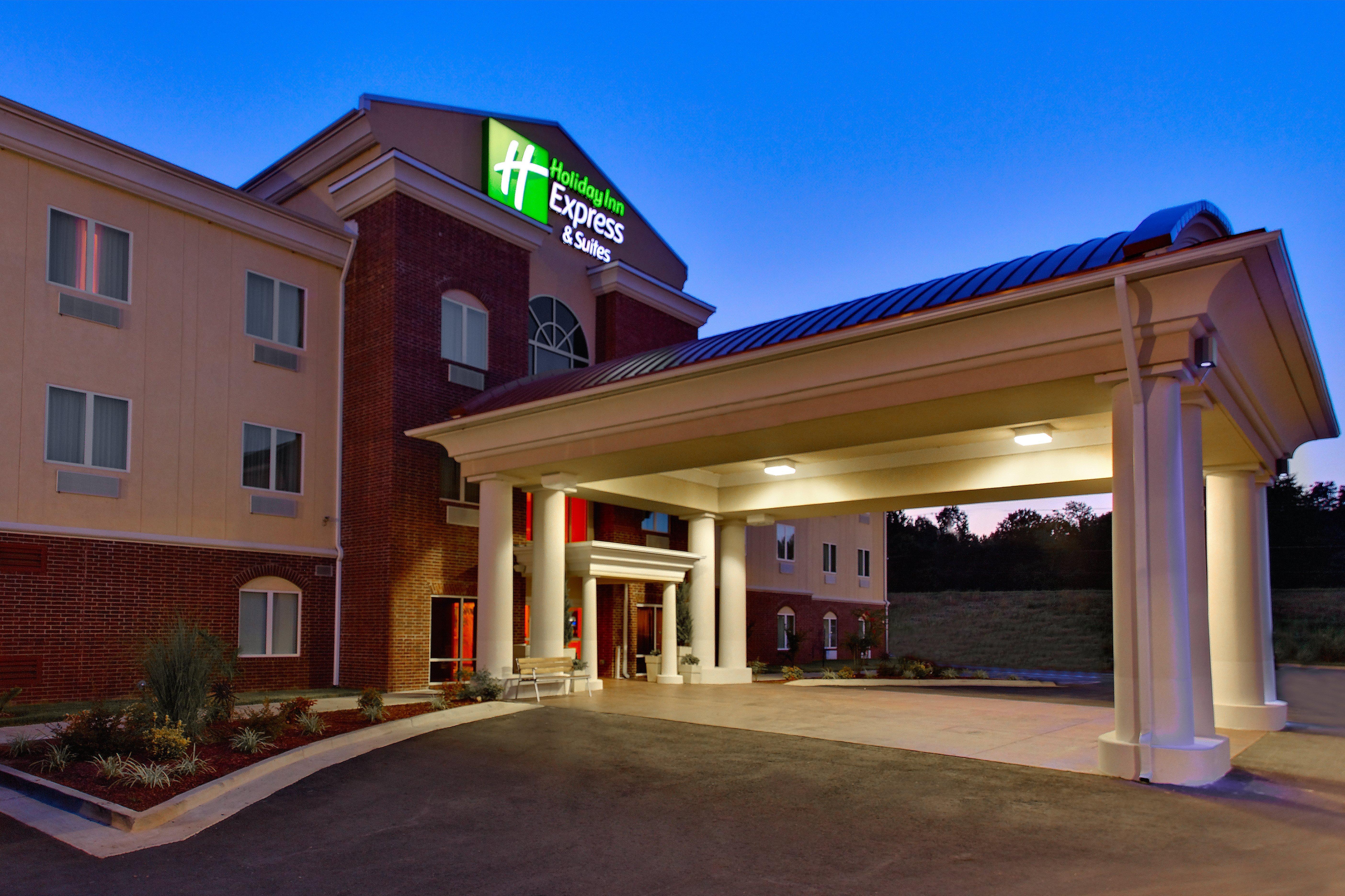 Holiday Inn Express & Suites Malvern By Ihg Exterior photo