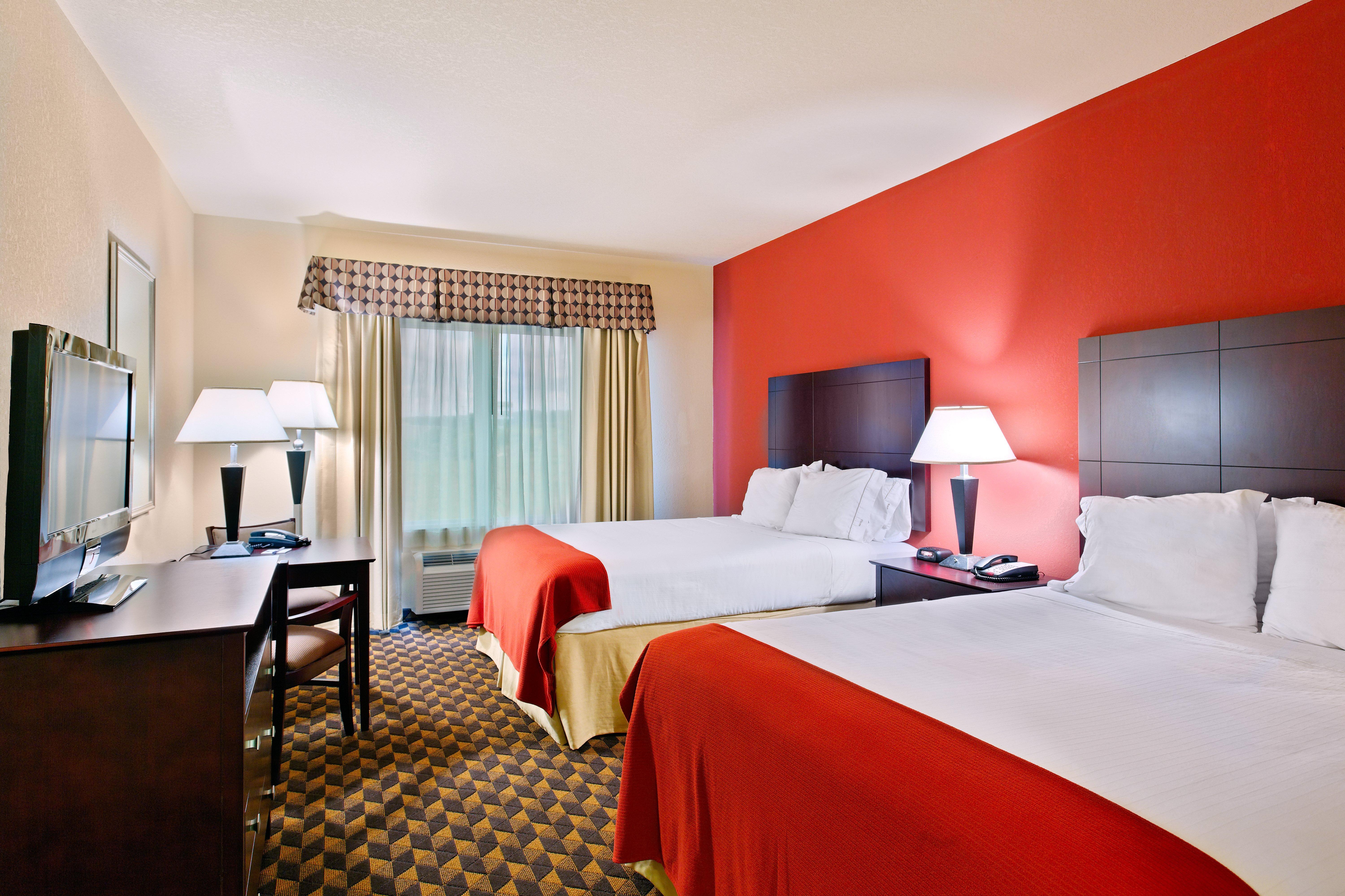 Holiday Inn Express & Suites Malvern By Ihg Exterior photo