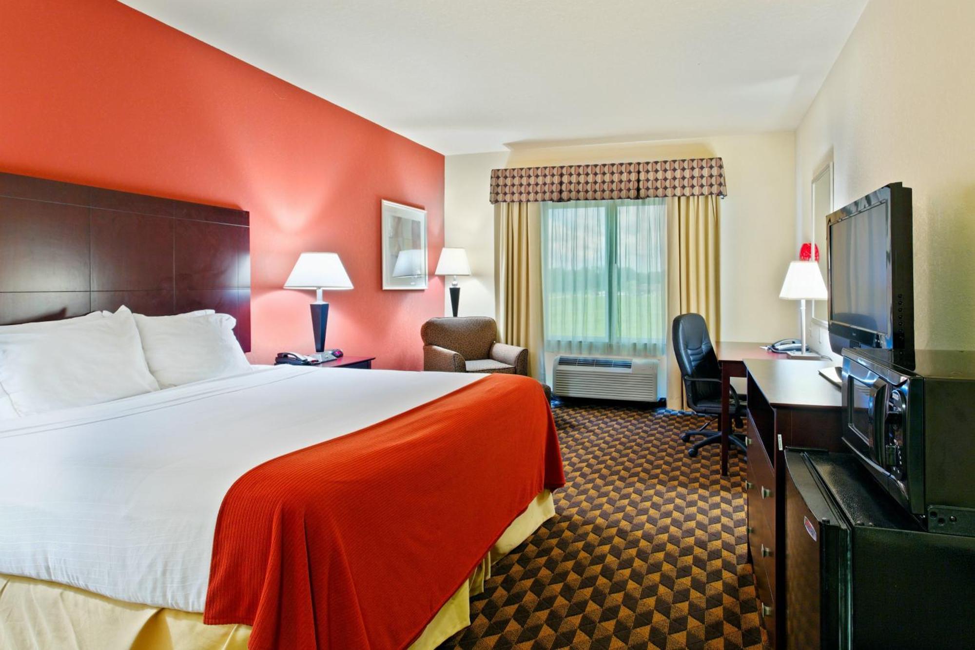 Holiday Inn Express & Suites Malvern By Ihg Exterior photo
